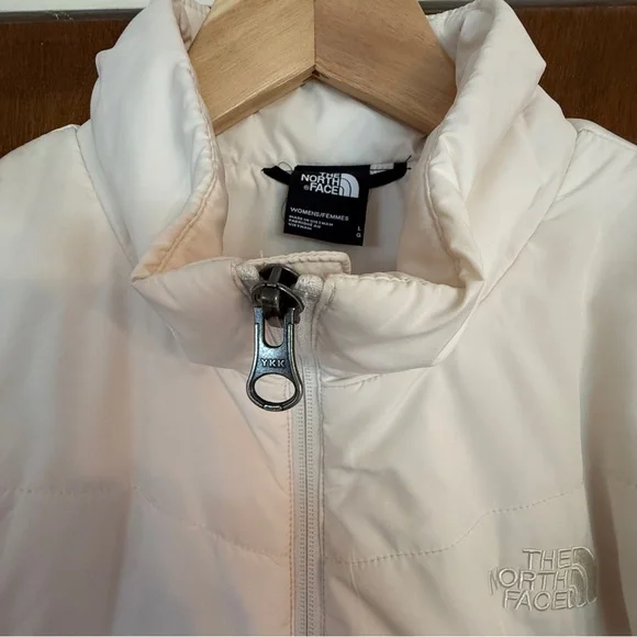 Women's North Face White Puffer Jacket - Picture 2 of 3